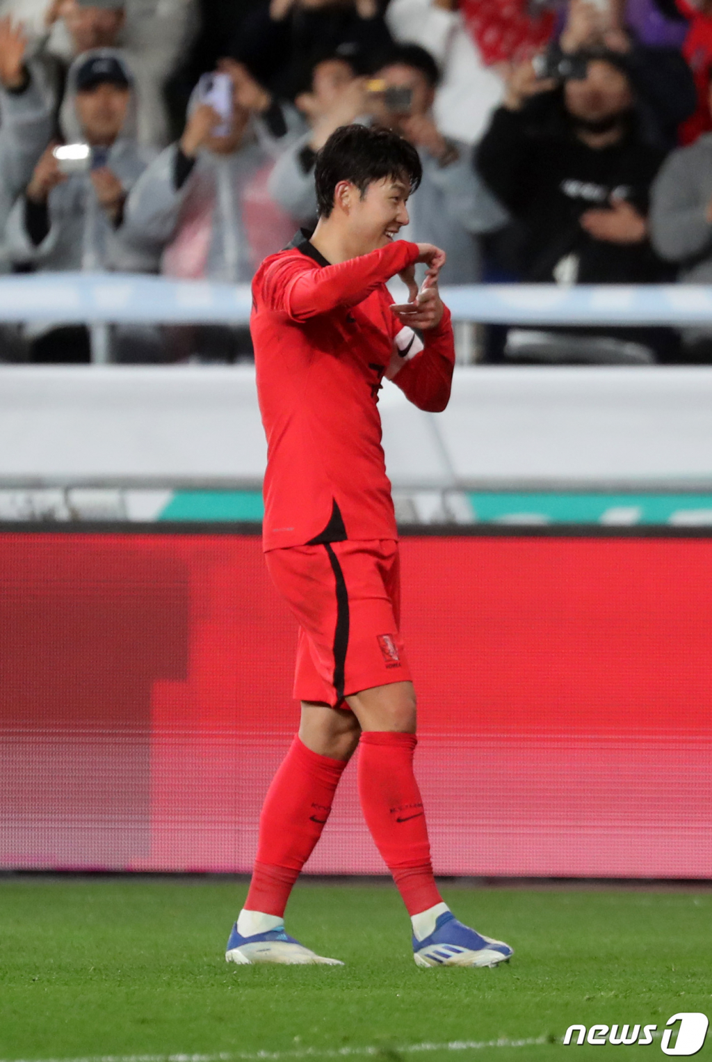 손흥민 '멀티골' 터졌다…클린스만스호, 콜롬비아에 2-0 전반 종료