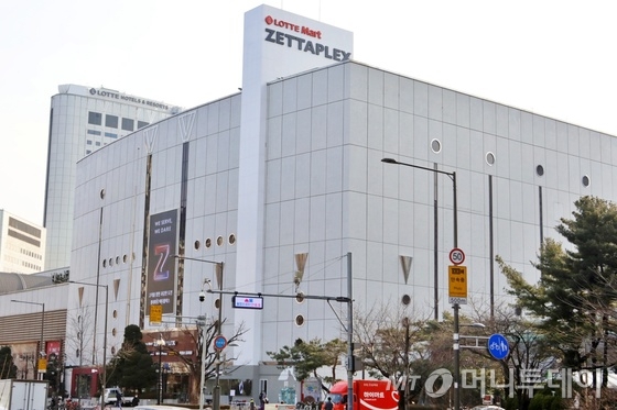 자존심 버리고 실리 택한 유통공룡 롯데, 바잉파워 키워라