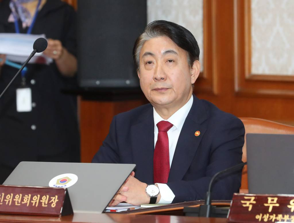 中 이겨라 다음…이동관 여론 왜곡 사태, 엄중 제재해야
