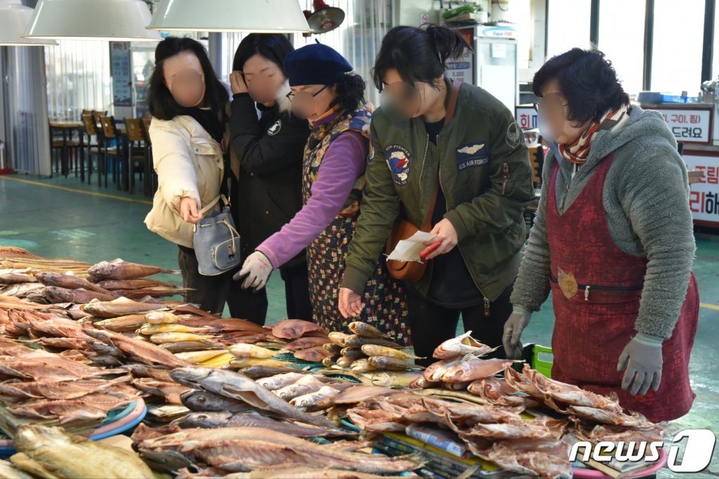 해수부, 우수한 韓 수산식품 수출업체 모이세요…판로 등 지원합니다