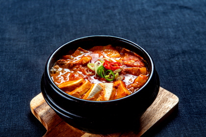덮밥 프랜차이즈 꾸이한끼, 신메뉴 분당돼지김치찌개 출시