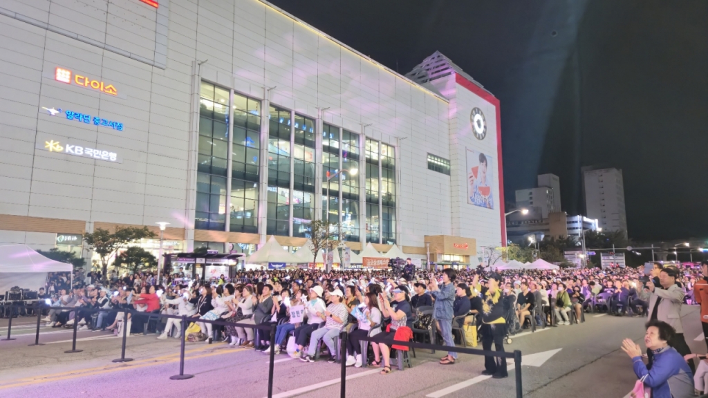 의정부시 금오상생페스타 대성황...무대공연 인도까지 만석