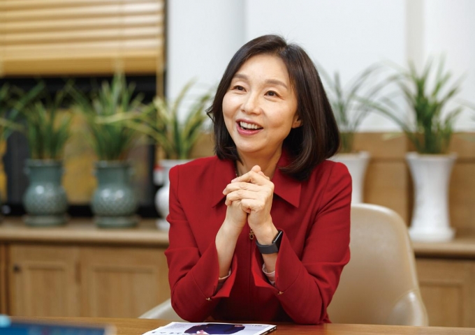 포용과 균형의 정치…최호정 서울시의회 의장이 선보일 미래