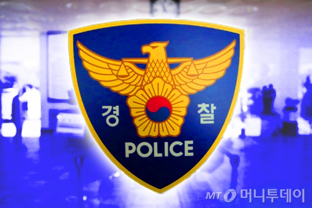새벽에 편의점 유리 벽돌로 와장창…현금·담배 훔친 10대들