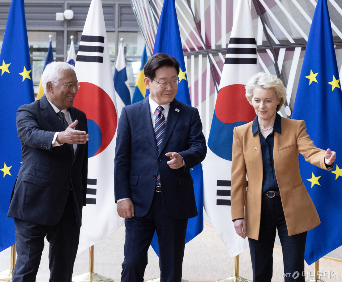 EU, 한국에 투자하고 디지털통상협정 서명…경제협력 '업그레이드'