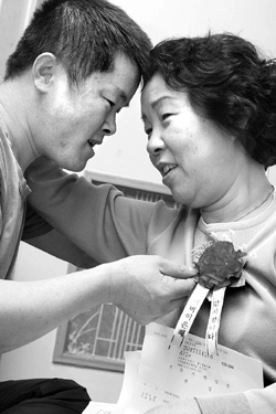두번 살아난 아들과 함께한 최고의 어버이날