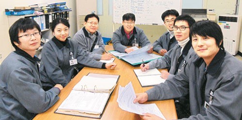 대우전자부품, 직원 신뢰 얻으려 연봉 40%↑…전원 해외연수