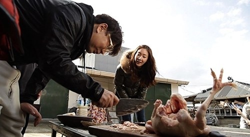 최지우, 날음식 도전 ‘생닭발서 닭육회까지’