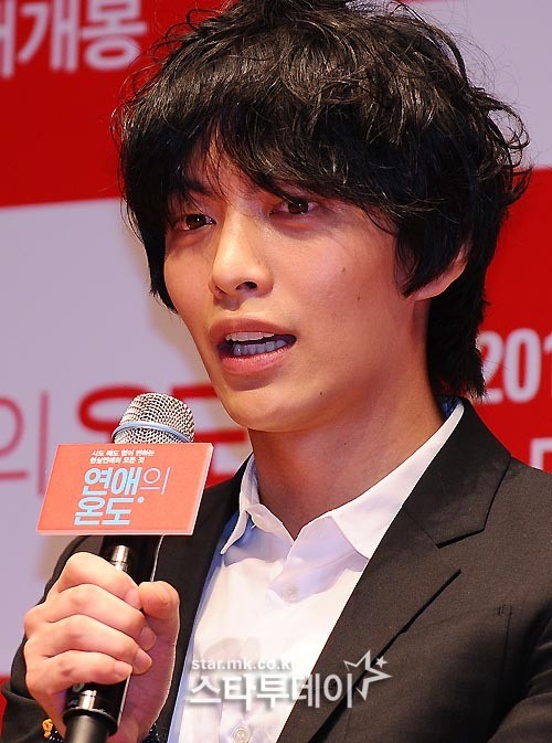 [포토] 이민기, 연상 김민희와 열애 연기를