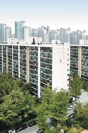 강남 청실·홍실 재건축 난항