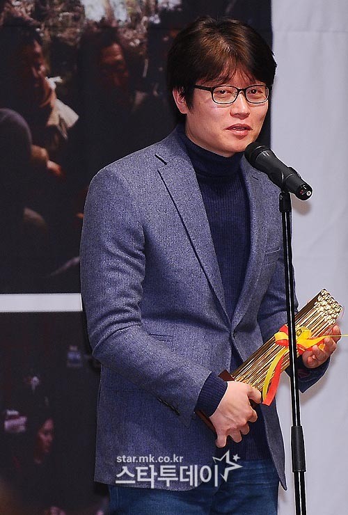 [포토] 신연식 감독, `러시안 소설`로 각본상 수상