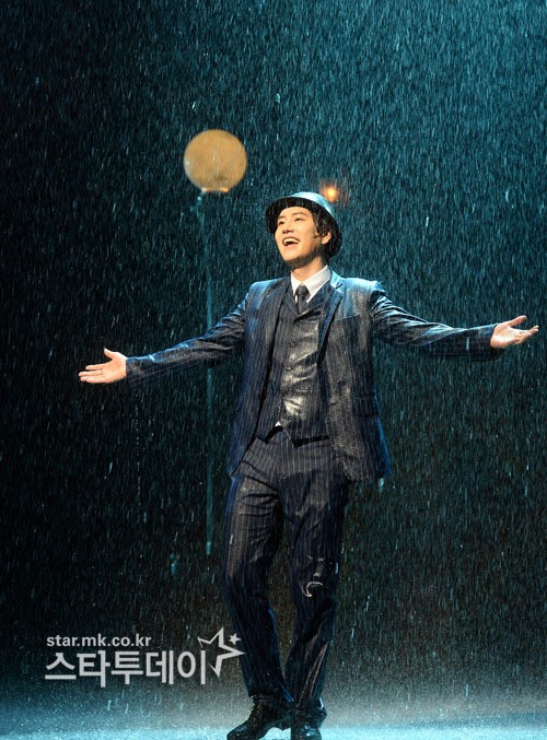 [포토]규현, `싱인인더레인 속으로 오세요!`