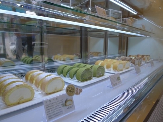 최고급 일본식 롤케이크 `하라롤`, 설탕 대신 꿀, 물 대신 두유 넣어 만들어요