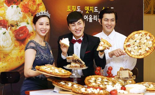 [포토] 도미노피자, `올댓치즈 피자` 선보여