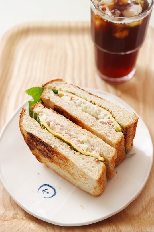 그녀가 싫어하지만 좋아하는 - 참치 마요 샌드위치