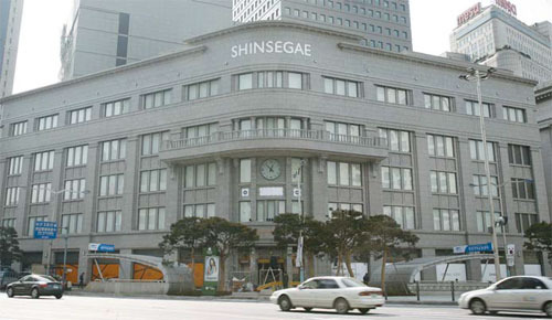 신세계, 백화점·할인마트 첫 도입…유통혁명 1번지
