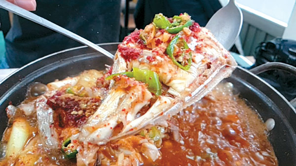 [우리시장 최고 맛집] 제주도 모슬포항, 해성이용원 옆 `물꾸럭식당`