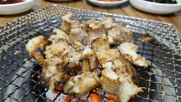 [우리시장 최고 맛집] 부산 자갈치시장 `다도집 꼼장어`