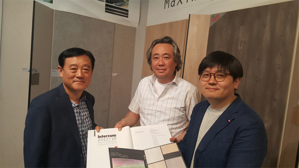 나무·돌·패브릭 무늬…세계 홀린 데코페이퍼