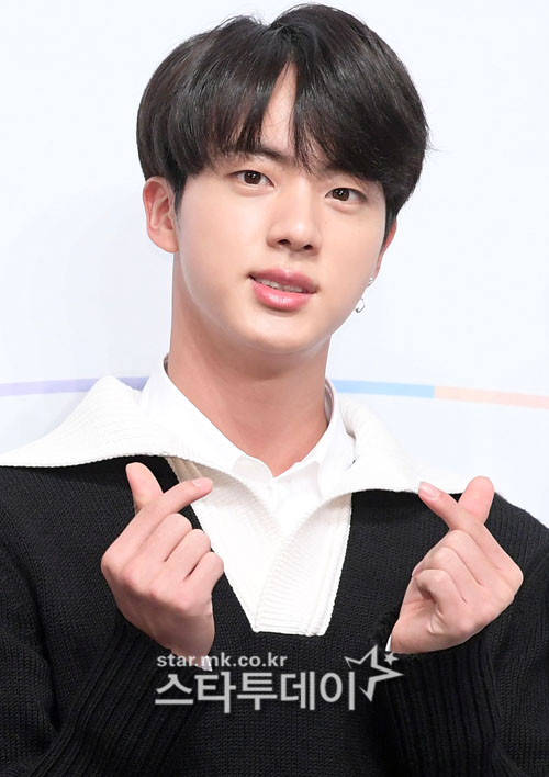 [포토]진, 여심 사로잡는 하트! 