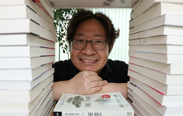 [Weekend Interview] 해외에 한국소설 파는 돈키호테 이구용 KL매니지먼트 대표