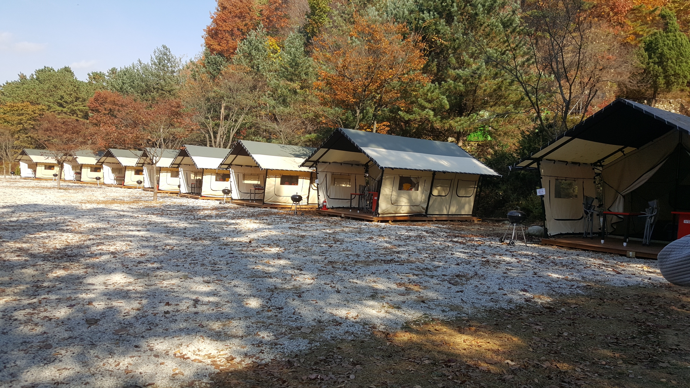 가을 단풍 속에 빠진 백운계곡 글램핑을 찾다