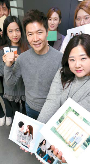 아날로그 감성으로 무장한 디지털 현상소