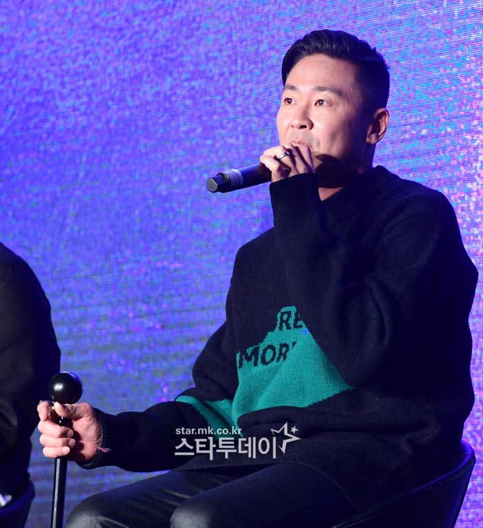 [포토] 솔리드 이준, 지팡이 새로 제작