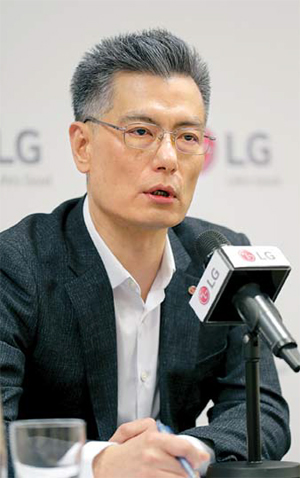LG폰 브랜드 키워라 현장 소통경영 올인