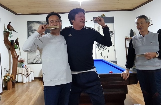 ‘동네 당구고수’ 총출동 시골마을당구대회