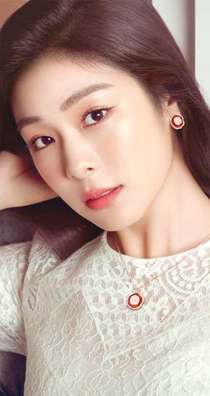 제이에스티나, 매혹적 장미 모티브 `연아 스타일`