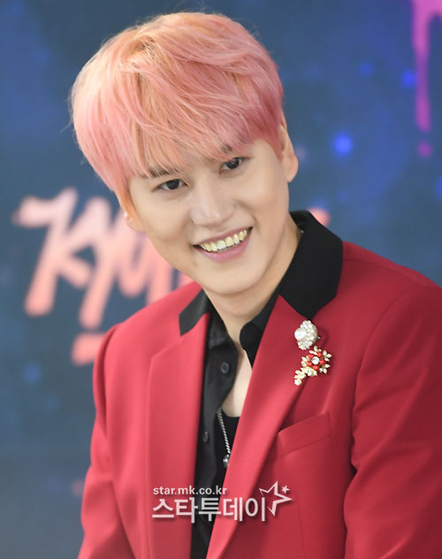슈퍼주니어 규현 “멤버들과 오랜만 무대, 오프닝서 눈물 나올 뻔”