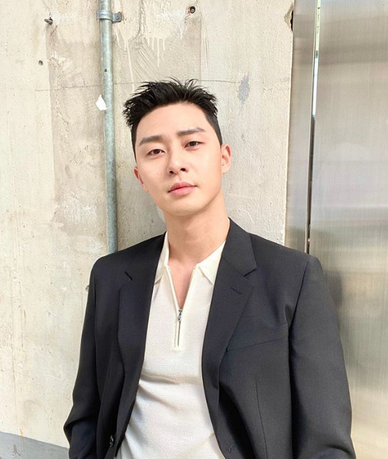 박서준, 헤어스타일 변신 “밤톨머리 NO, 파인애플 YES