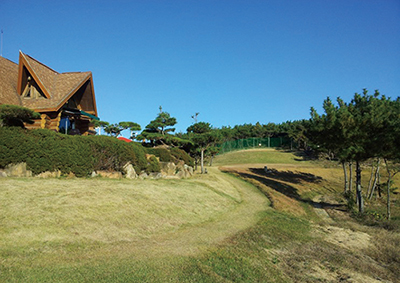 PRACTICE GROUND & PAR 3 COURSE