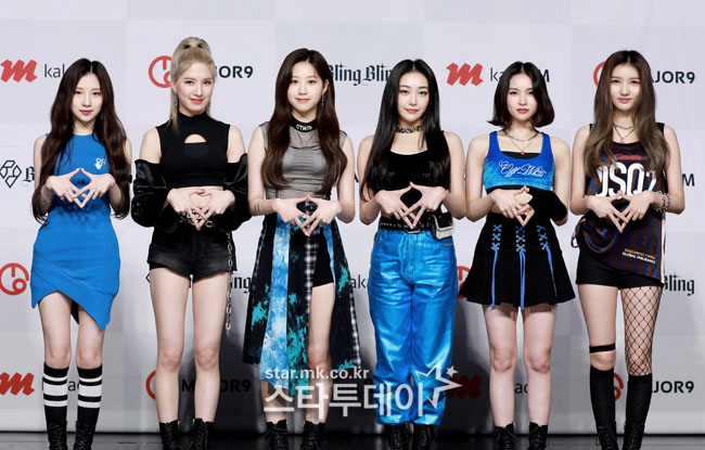[커튼콜]메이저나인 1호 걸그룹` 블링블링, 데뷔부터 빛났다…액티블링 `성공예감`