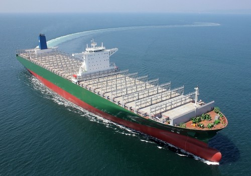 Korean shipyards see their order book swell in year-end (한국조선•삼성重 연말 수주 잔치)