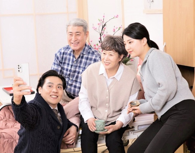 고품격 실버케어 요양원 ‘아모르파티’, 효자 자식들에게 큰 인기