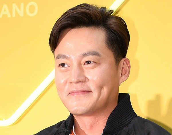 아이오닉5 덕에 주가급등…배우 이서진, 車내장재 두올 지분 모두 매각