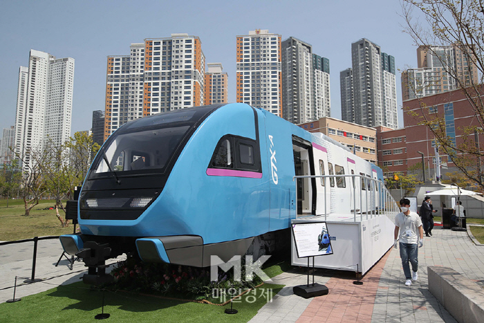 일산~삼성~동탄 지하 40m 밑 내달릴 GTX-A 이렇게 생겼습니다[현장 포토]