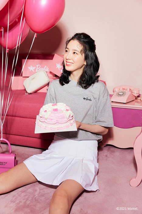 핑크빛 감성을 제대로…스트레치엔젤스, 바비와 콜라보 라인 론칭