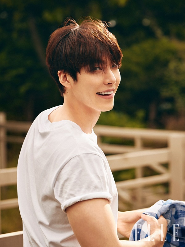 신민아♥ 김우빈 화보, 화사한 미소 소년美