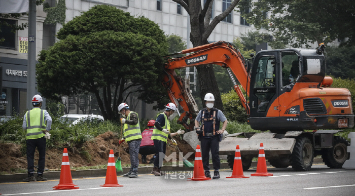 [포토] 강남 한복판에 국내 최대 지하시설…5년 만에 첫 삽 뜬 영동대로 공사