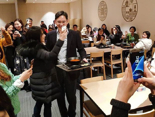 사내 급식 몰아주기 제재…삼성전자, 구내식당 28개 추가 공개입찰