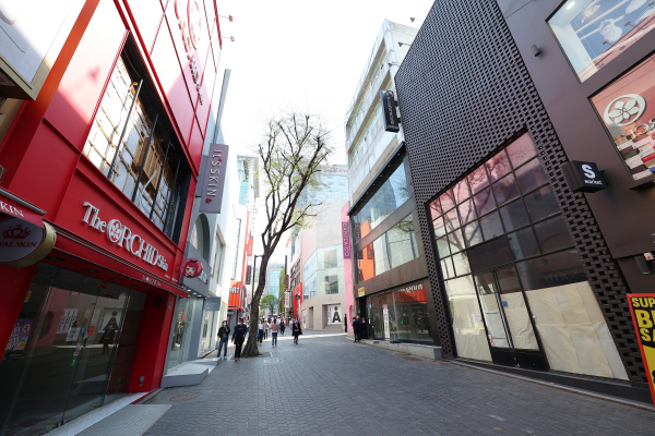 거리두기 해제 후 살아난 서울 핫플…명동도 회복될까