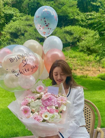 임창정♥ 서하얀, 화장품 앰버서더 발탁...미모 인증