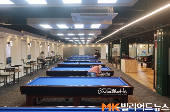 고급 인테리어에 가족같은 분위기 “당구 칠 맛 나네” 호계동 노블캐롬클럽