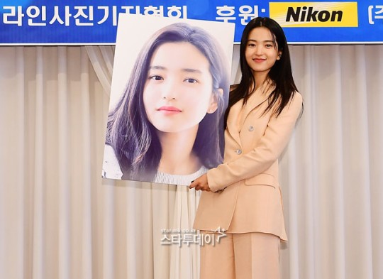 ‘올해의 포토제닉’ 김태리 “다정하고 감사한 상”