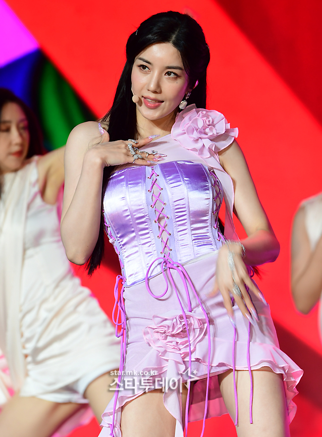 “저만의 속도로”...권은비, 치명美 담은 ‘언더워터’[MK현장]