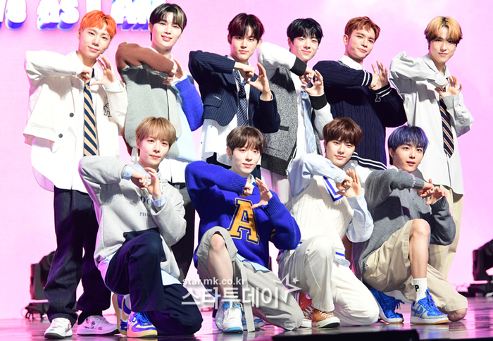 [포토] 나인아이, 포인트 안무로 포즈
