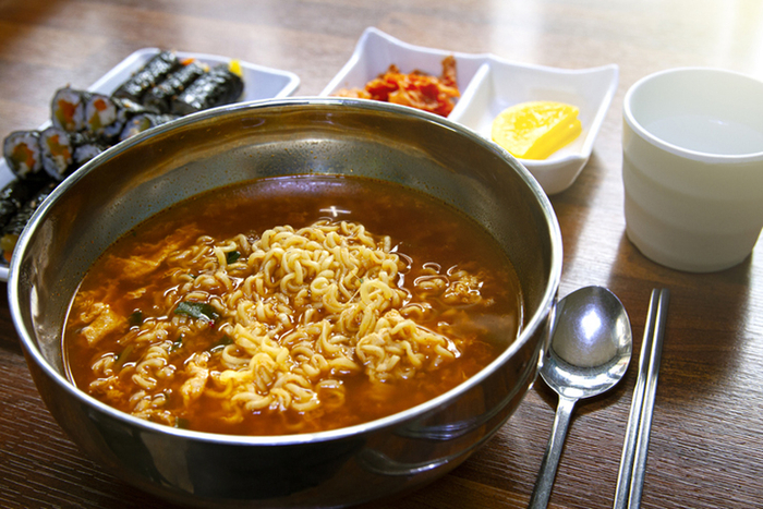 라면·김밥으로 떼우는 아이들...부모는 “방학이 너무 두려워요” [초보엄마 잡학사전]